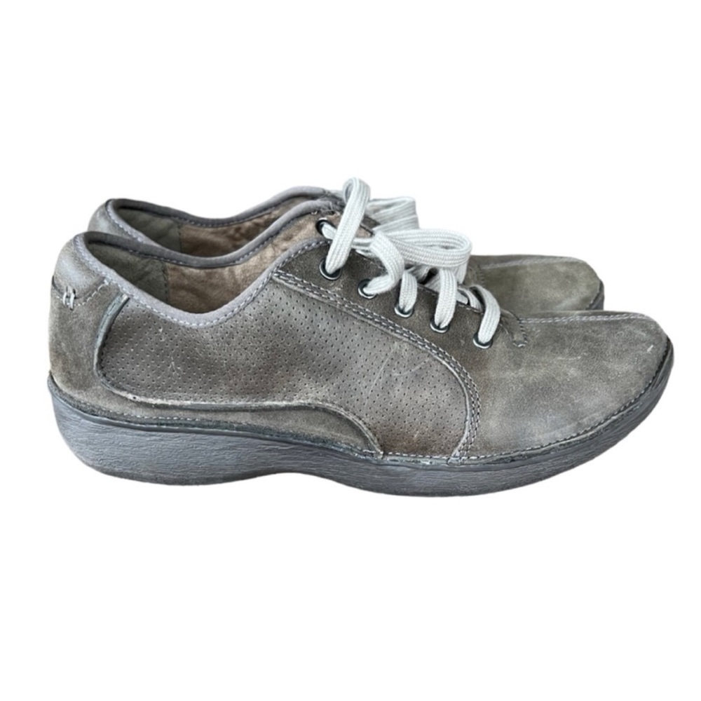 Clarks Wave Walk Grey Nubuck Leather Comfort Walking Shoes Size 7W #26064784